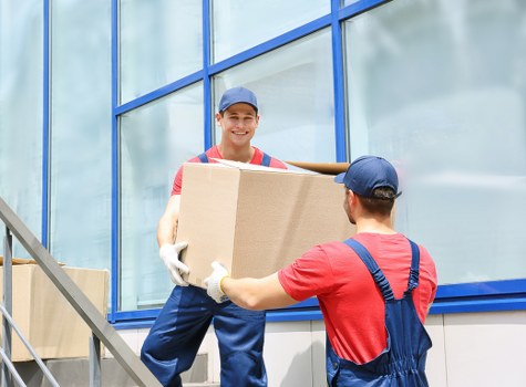 Moving team support for a Richmond home relocation